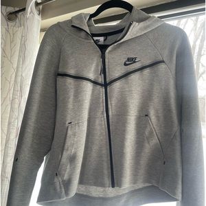 Women’s Gray Nike Tech Cropped